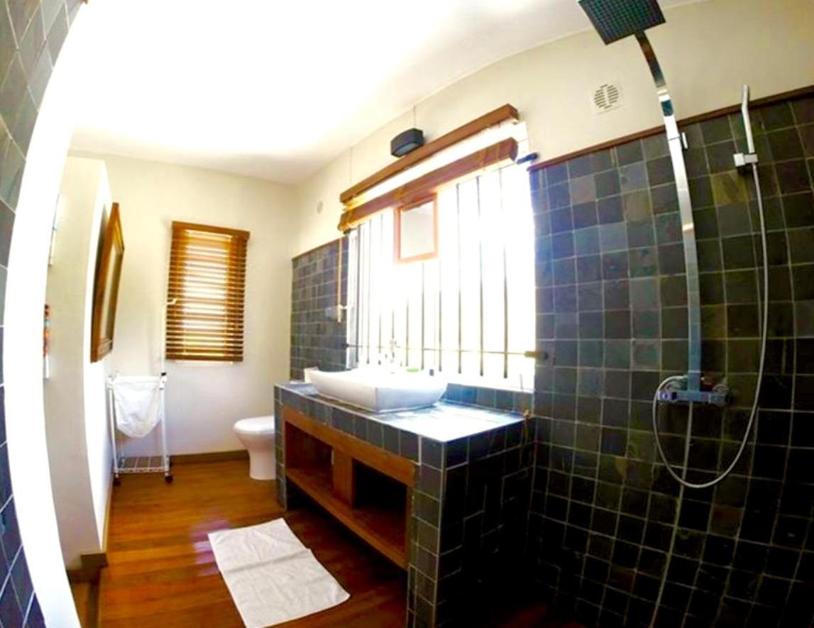 Manawa And One Eye Apartments La Gaulette Bagian luar foto
